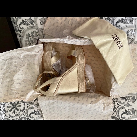 NWT Badgley Mischka Wedge Sandals - Picture 3 of 11